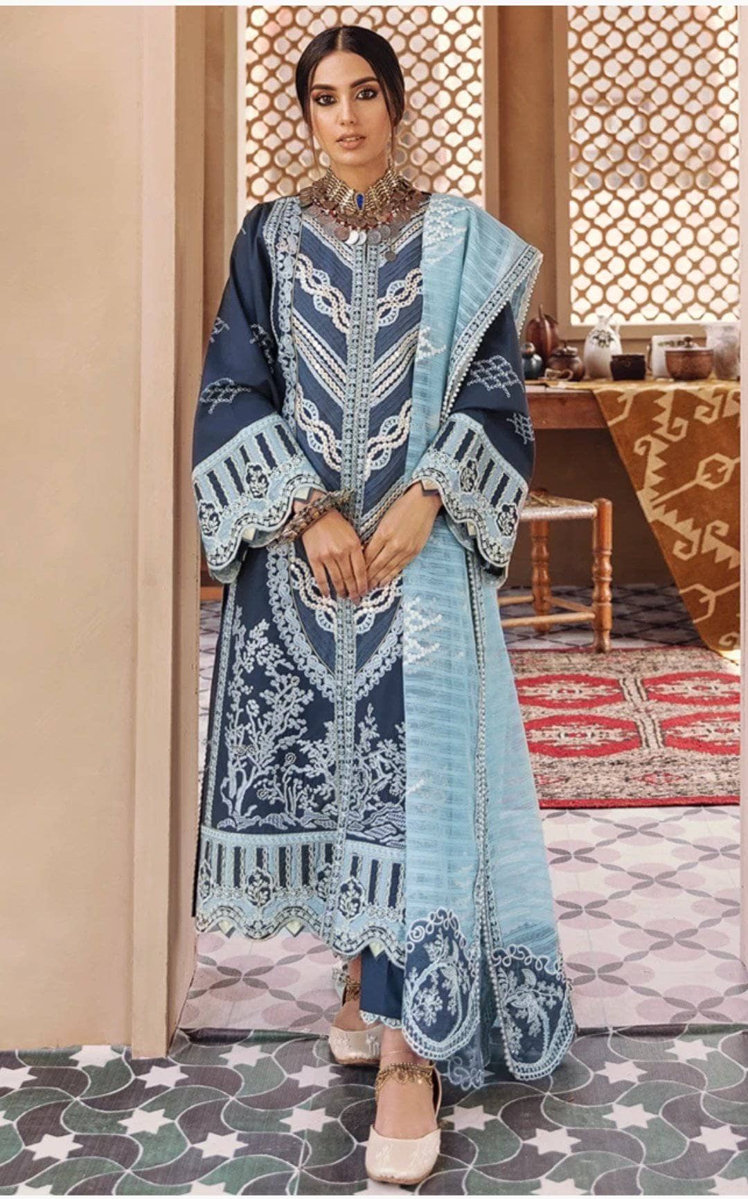 img_qalamkar_luxury_lawn_2021_awwal_boutique