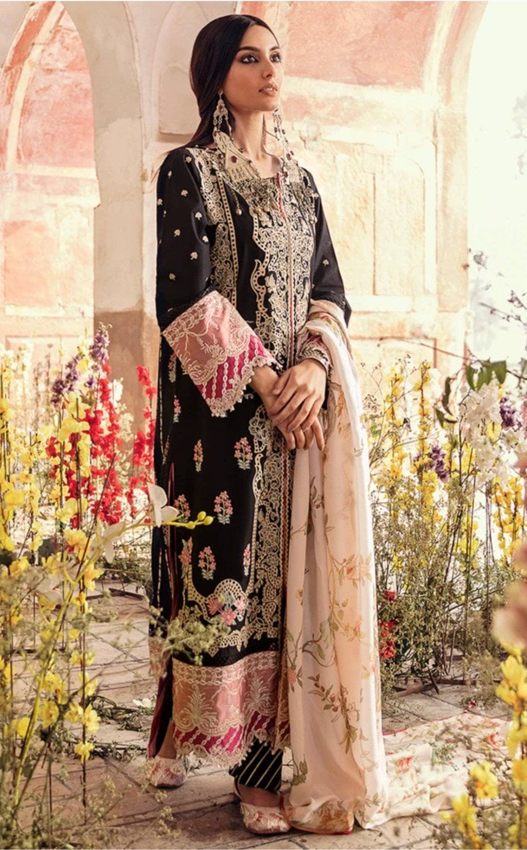 img_qalamkar_luxury_lawn_2021_awwal_boutique