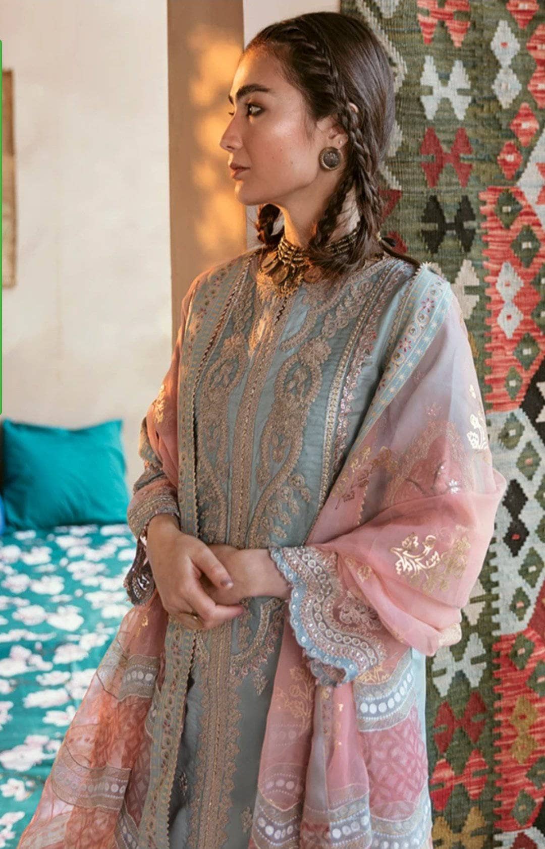 img_qalamkar_luxury_lawn_2021_awwal_boutique