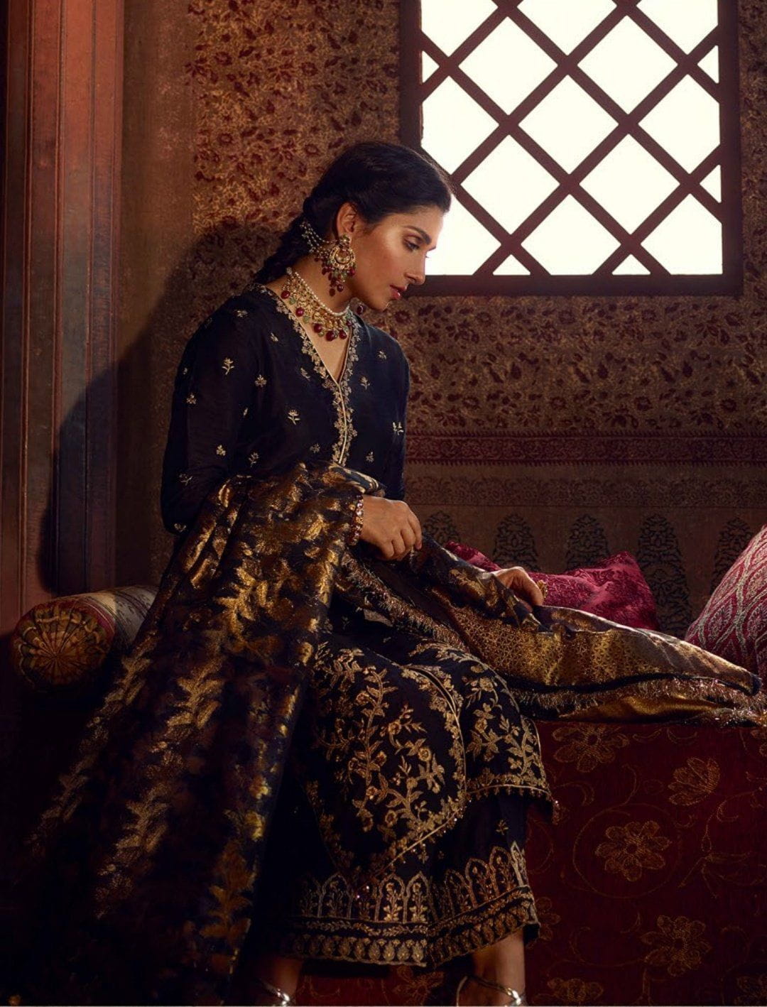 img_qalamkar_luxury_wedding_edition_awwal_boutique