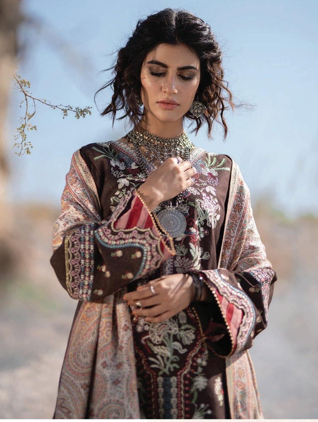 img_qalamkar_luxury_shawl_collection_awwal_boutique