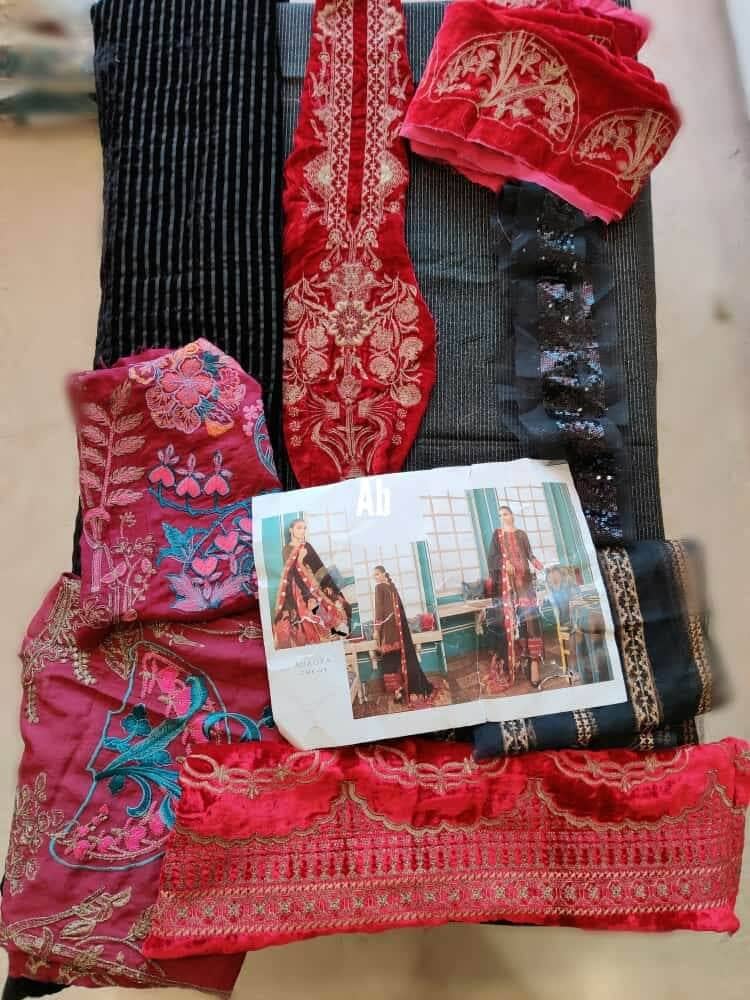 img_charizma_velvet_shawl_awwal_boutique