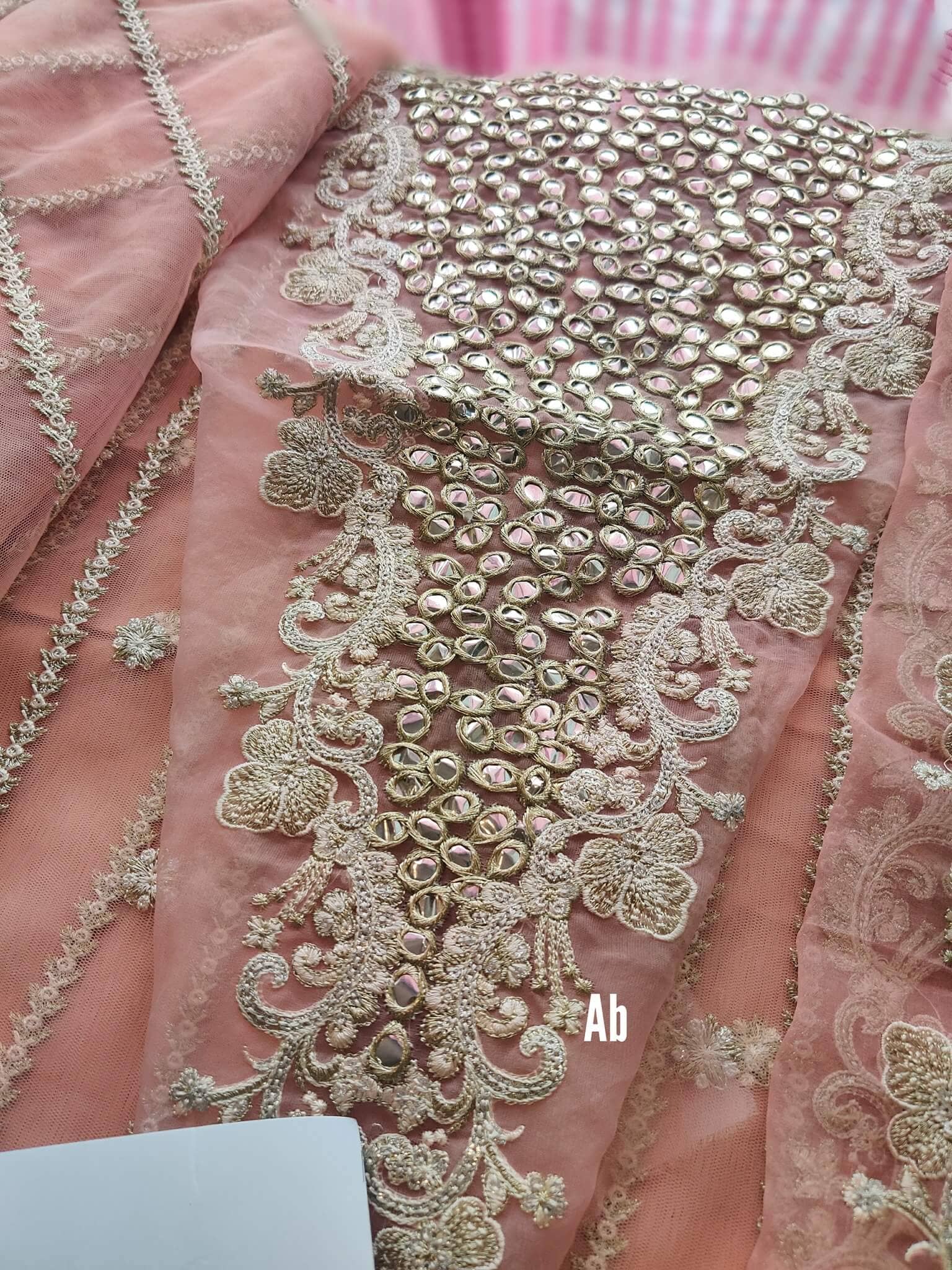 img_open_pics_qalamkar_luxury_formals_awwal_boutique