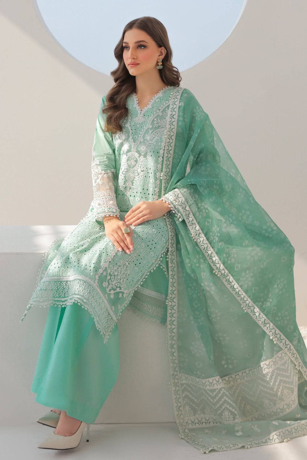 img_baroque_exclsuive_unstitched_lawn_23_awwal_boutique