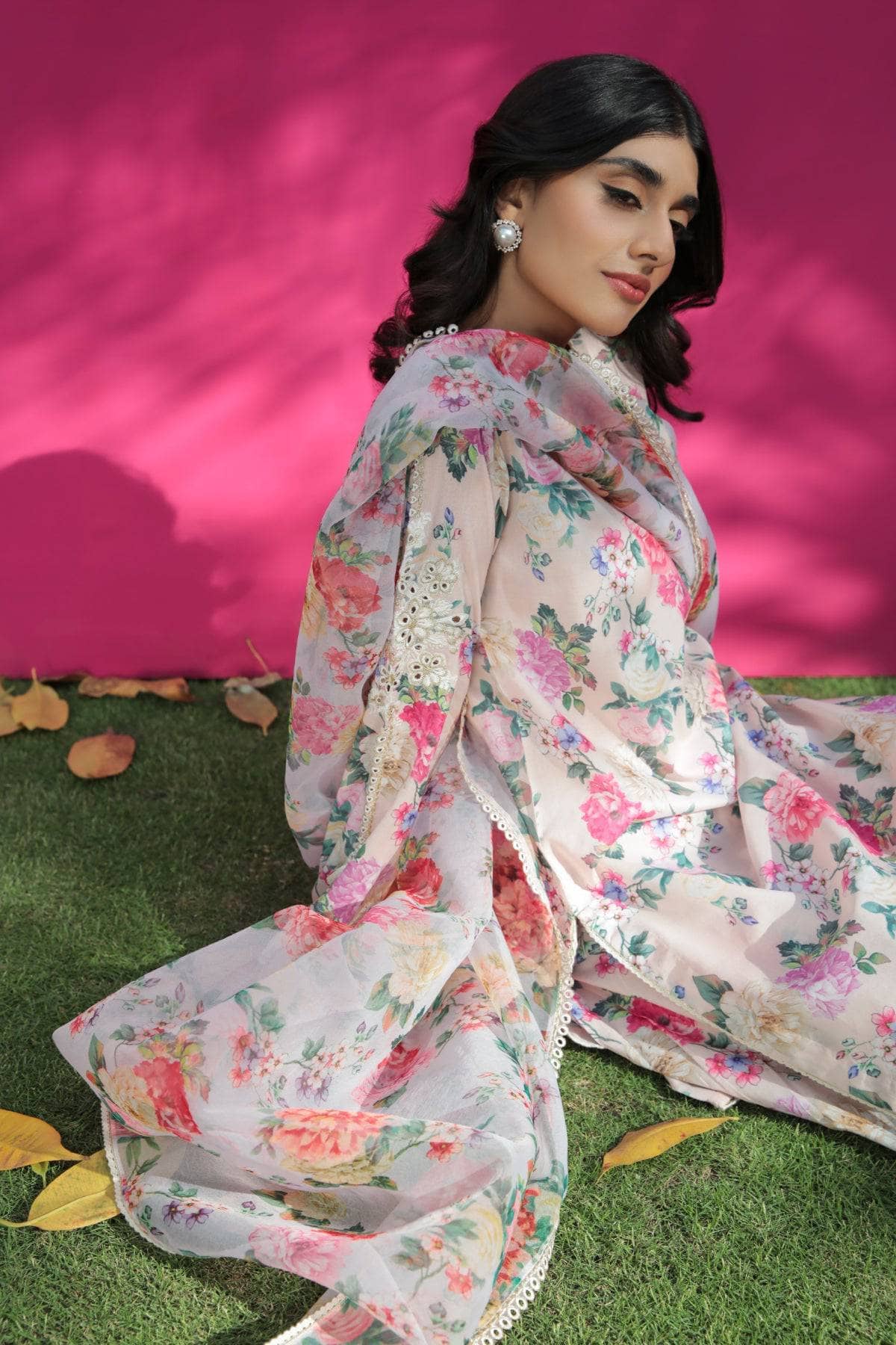 img_baroque_exclsuive_unstitched_lawn_23_awwal_boutique