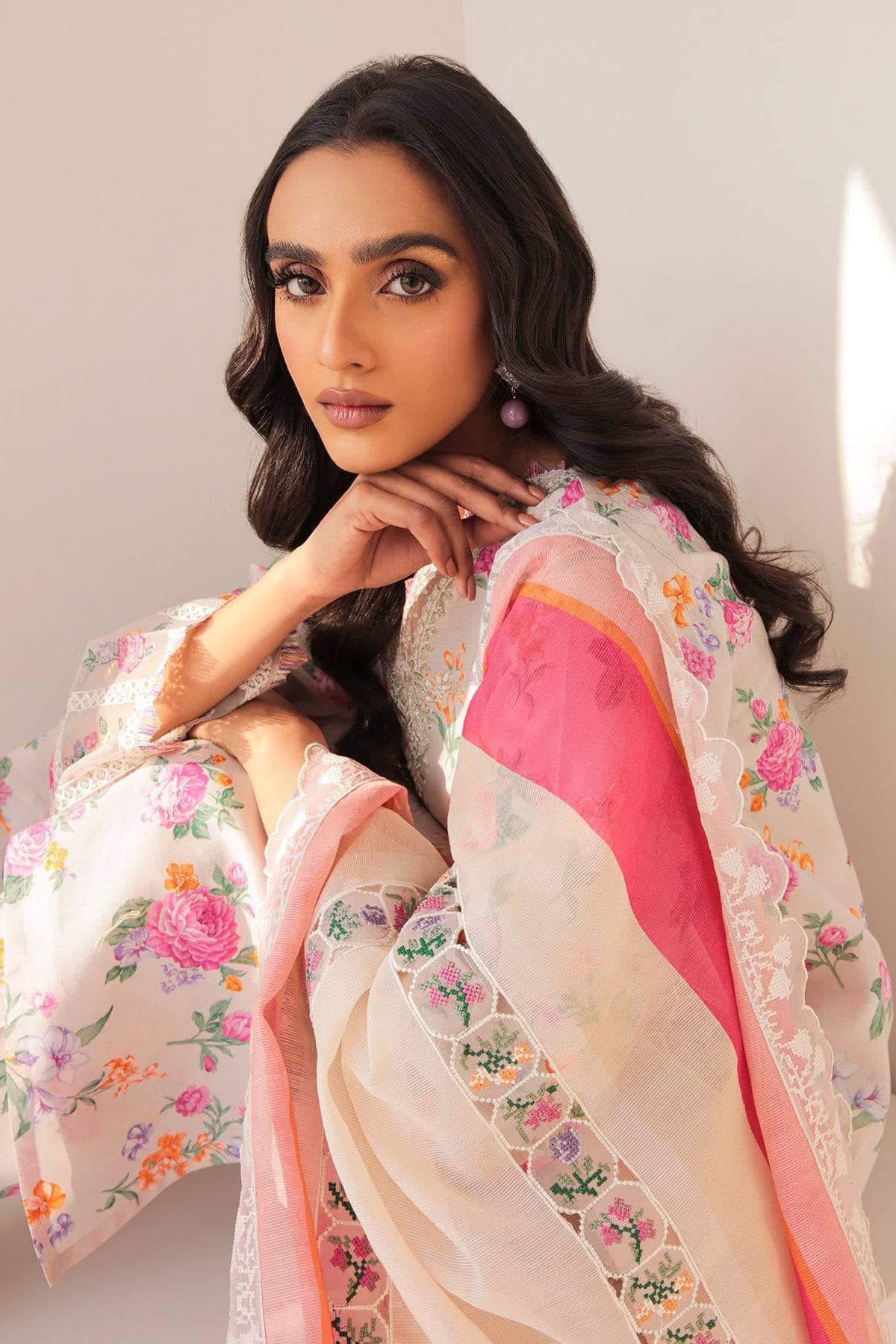 img_baroque_exclsuive_unstitched_lawn_23_awwal_boutique