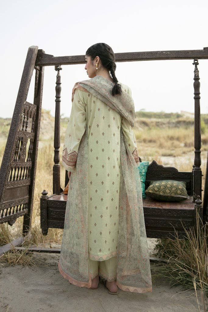 img_q_line_by_qalamkar_lawn_2021_awwal_boutique