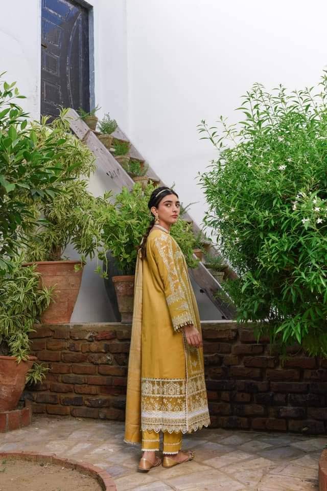 img_qalamkar_q_line_fall_winter_awwal_boutique