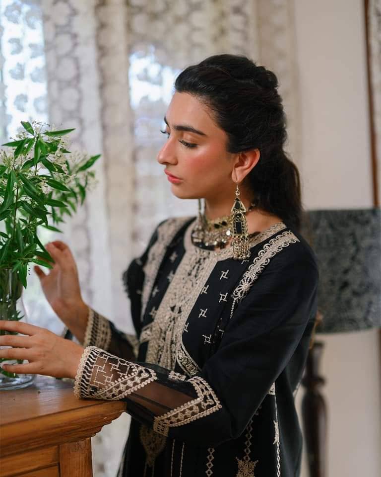 img_qalamkar_q_line_fall_winter_awwal_boutique