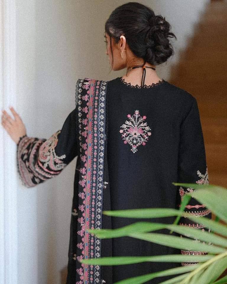 img_qalamkar_q_line_fall_winter_awwal_boutique