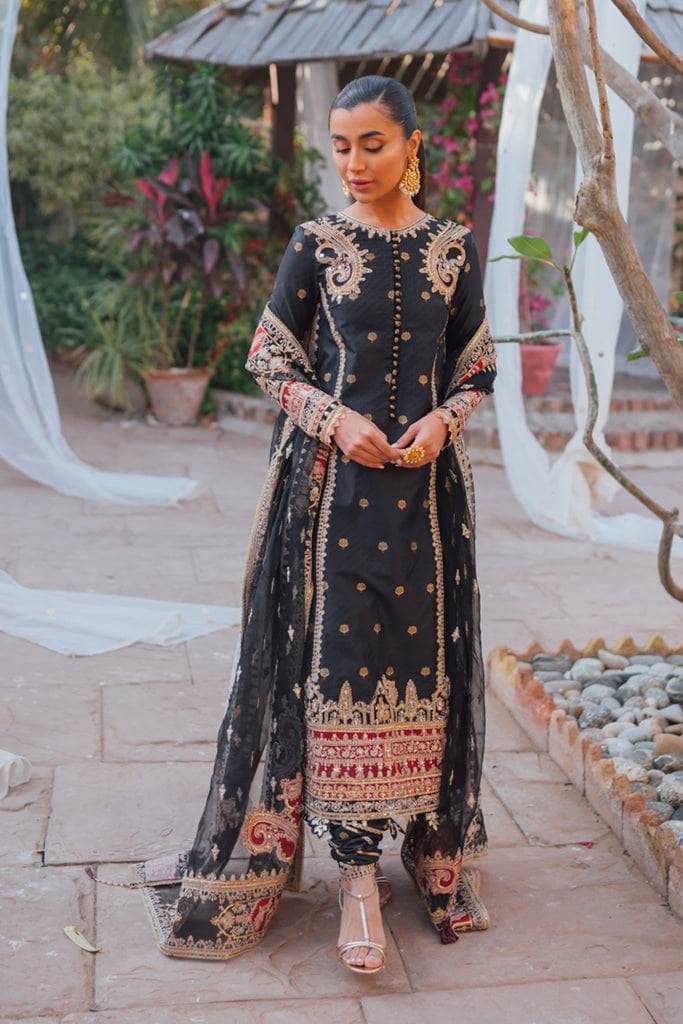img_qalamkar_luxury_formals_awwal_boutique
