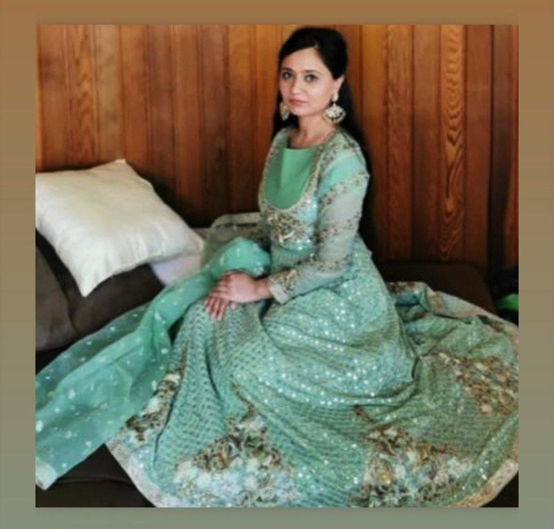 img_spotted_in_qalamkar_faiza_saqlain_awwal_boutique