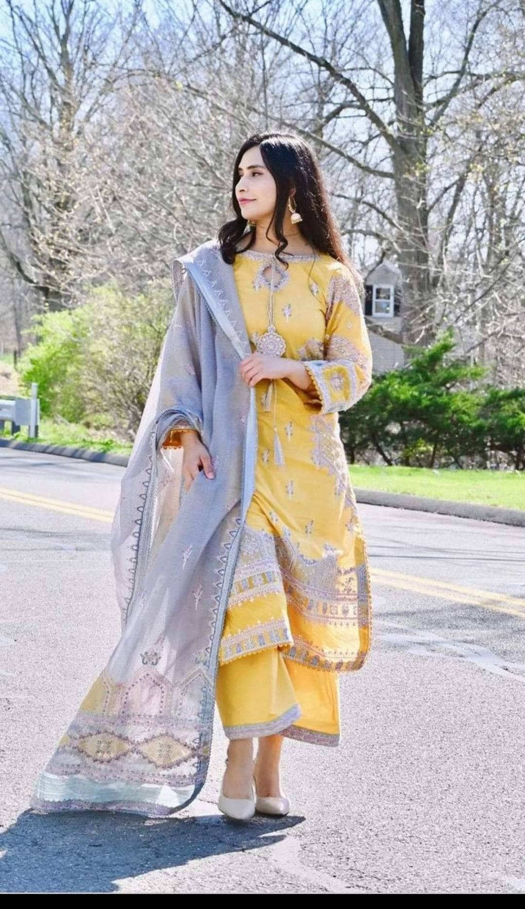 img_qalmakar_luxury_lawn_22_awwal_boutique