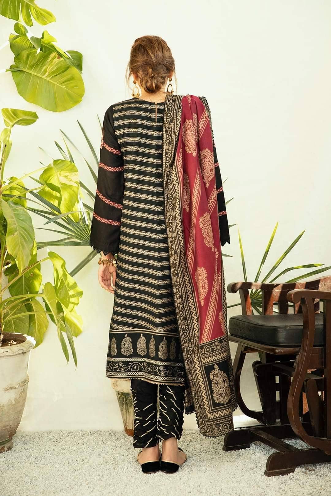 img_spotted_in_qalamkar_luxury_shawls_collection_awwal_boutique