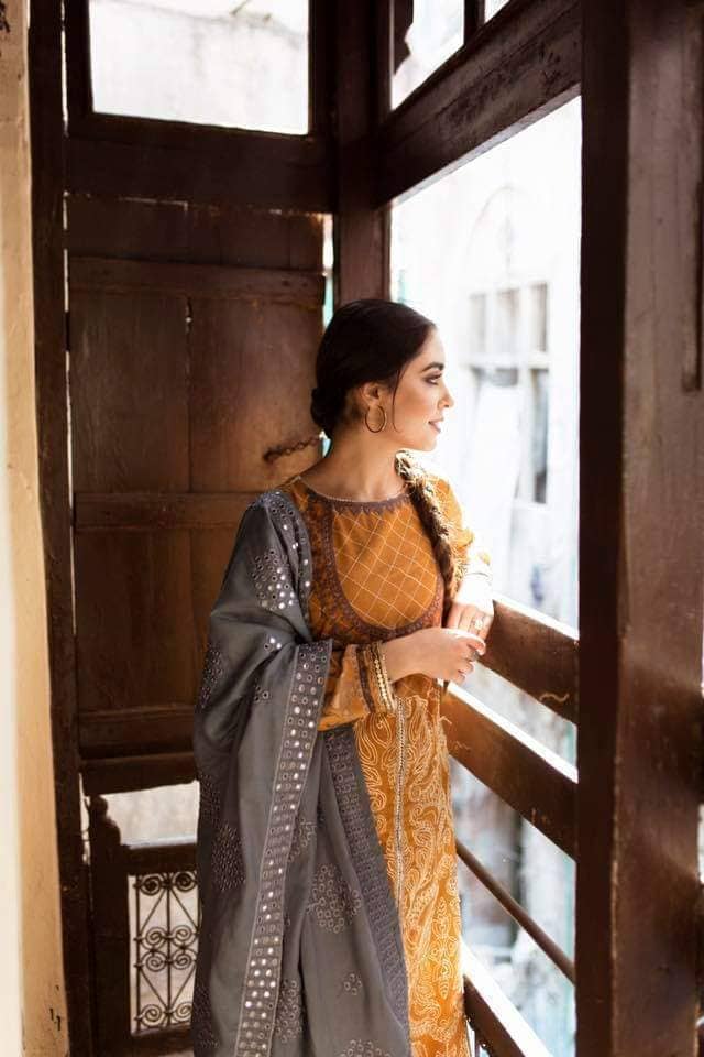 img_qalamkar_winter_shawls_collection_awwal_boutique