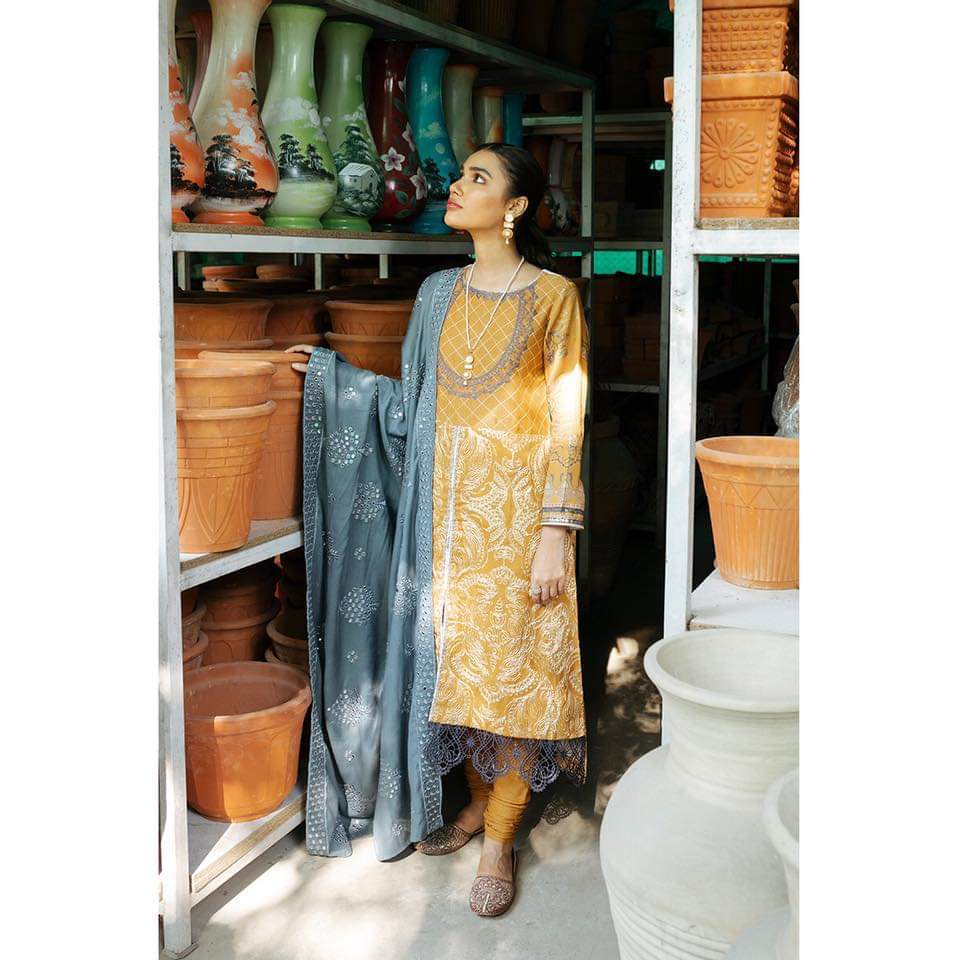 img_qalamkar_winter_shawls_collection_awwal_boutique