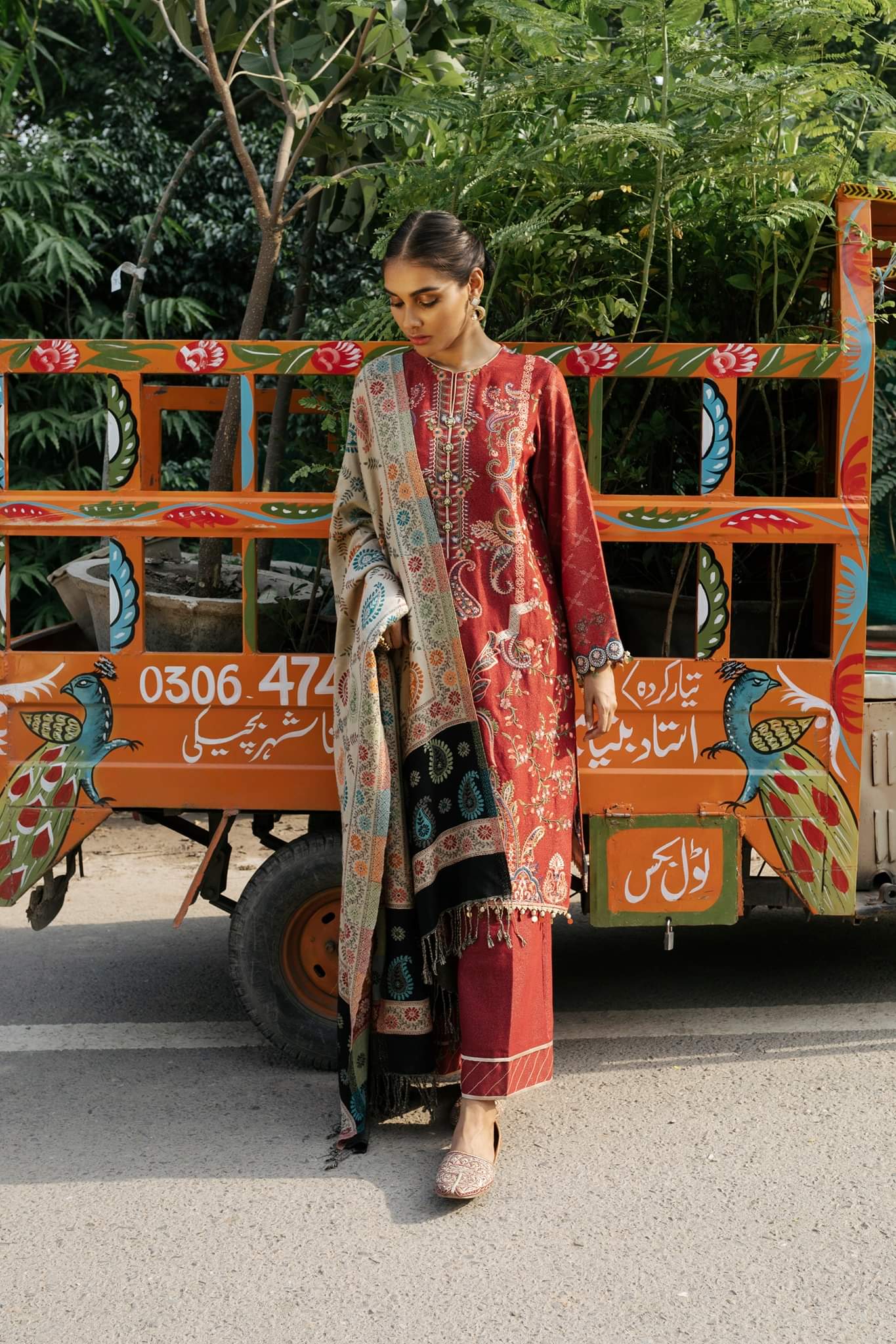 img_qalamkar_winter_shawls_collection_awwal_boutique