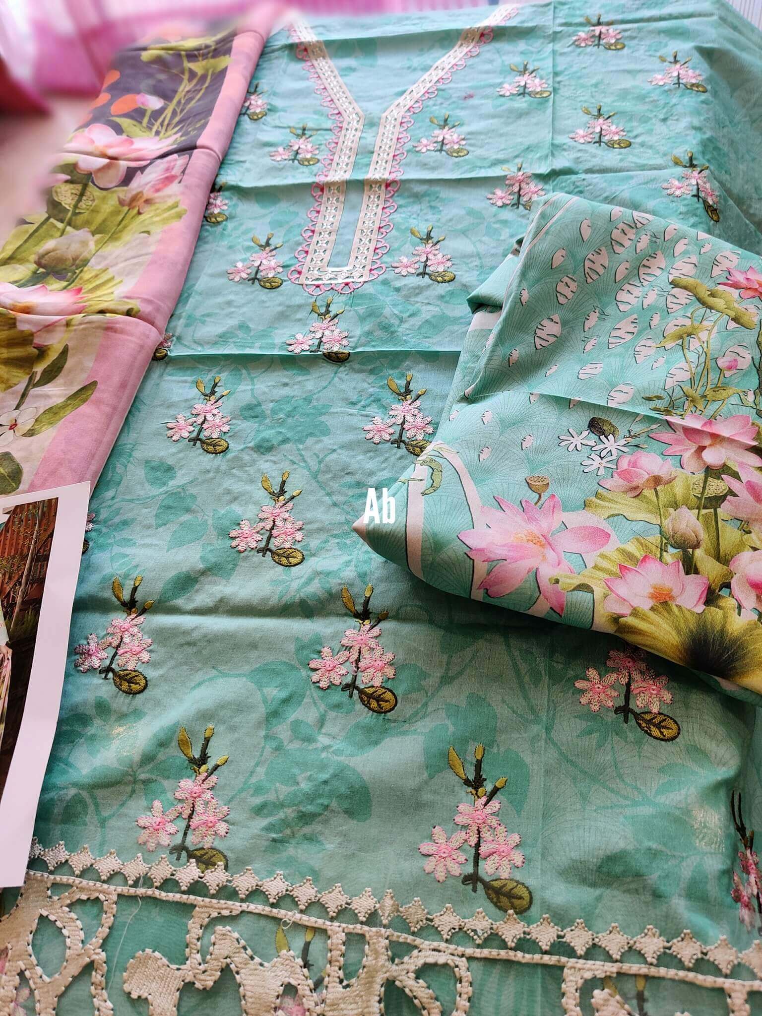 img_open_pics_raabi_luxury_lawn_awwal_boutique
