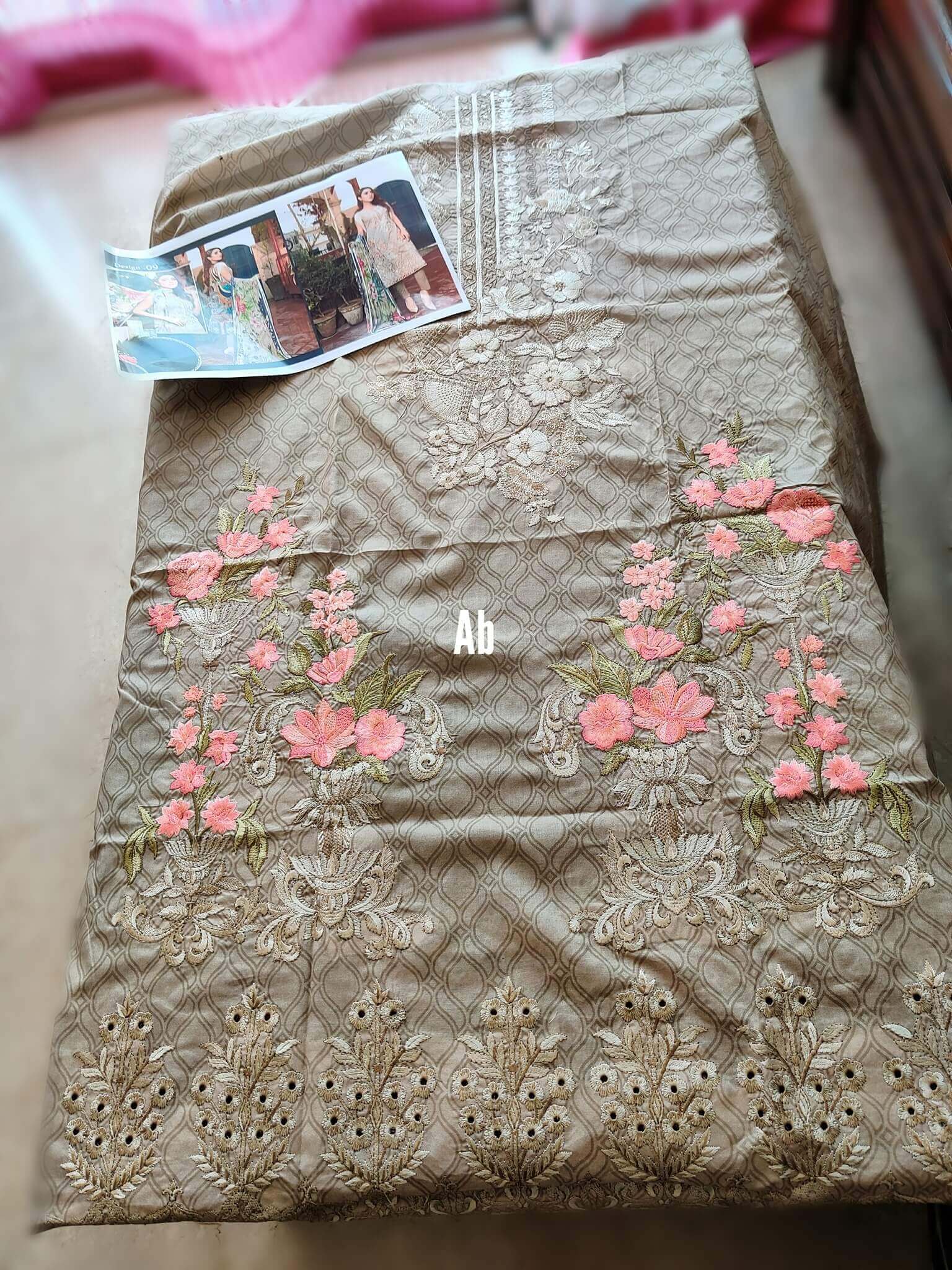 img_open_pics_raabi_luxury_lawn_awwal_boutique