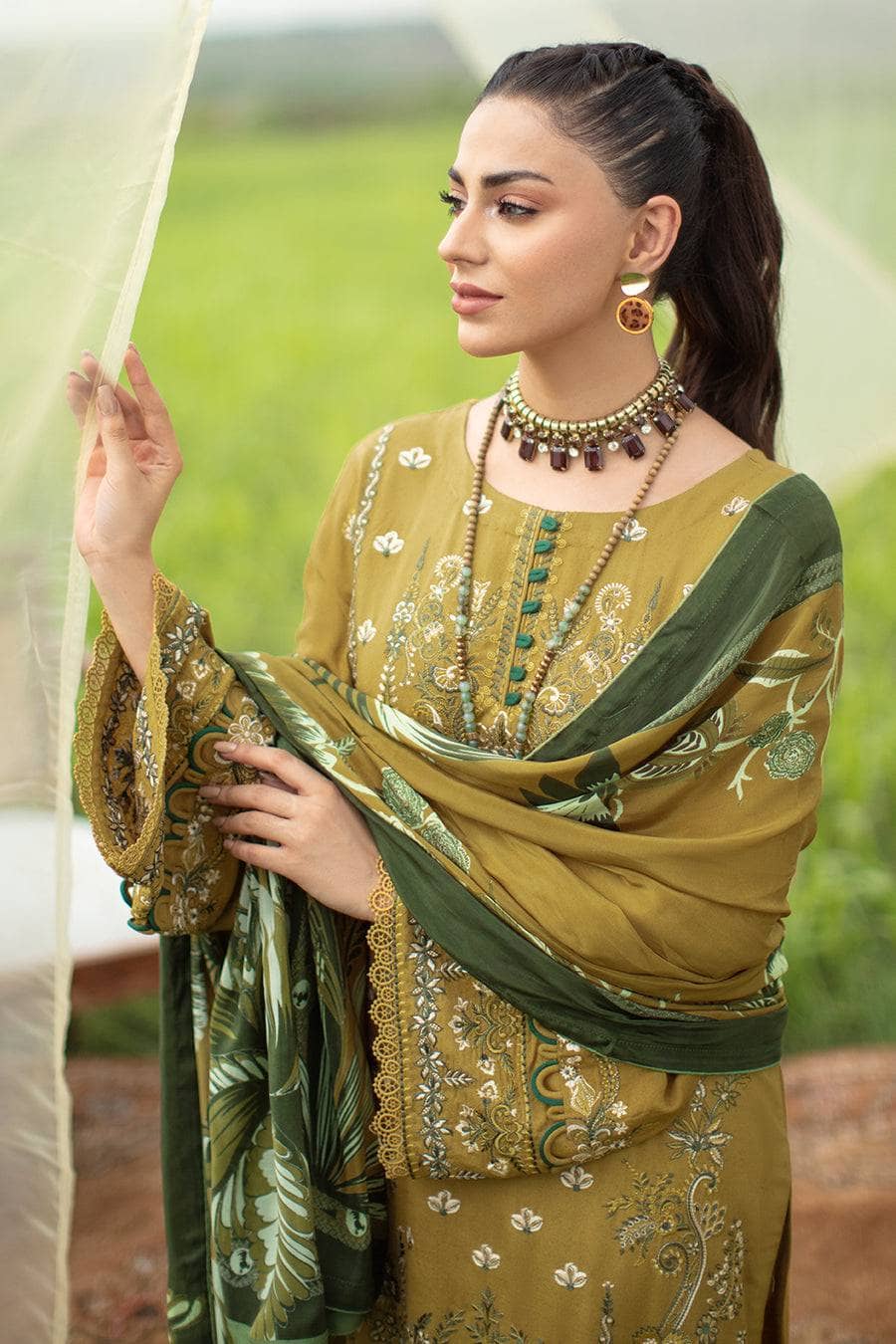 img_ramsha_reet_karandi_awwal_boutique