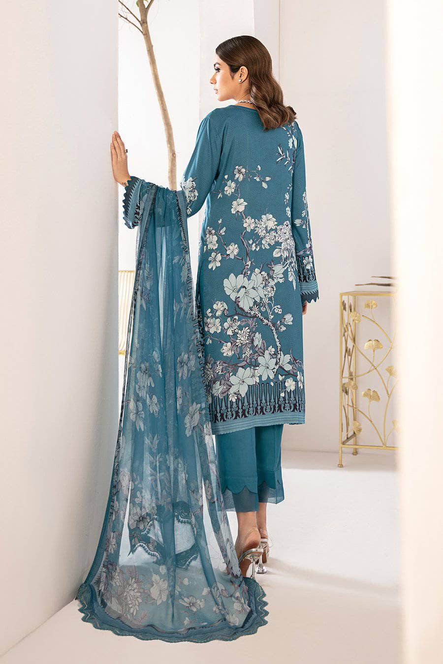 img_ramsha_reet_linen_awwal_boutique