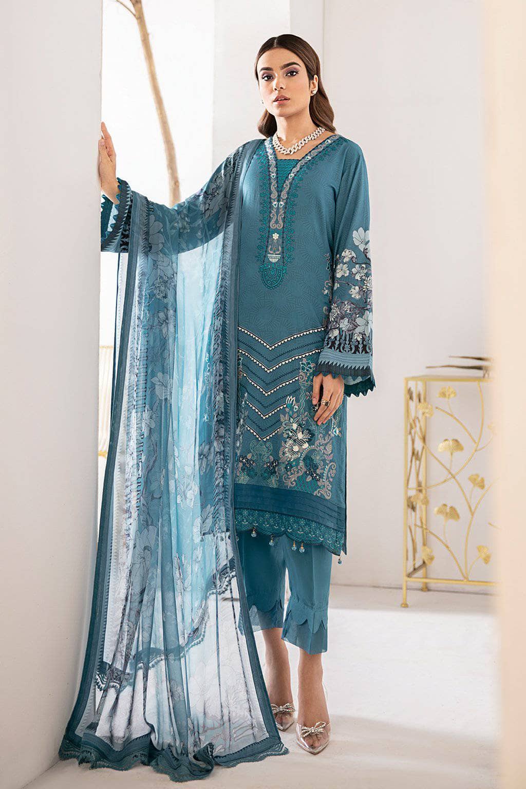 img_ramsha_reet_linen_awwal_boutique