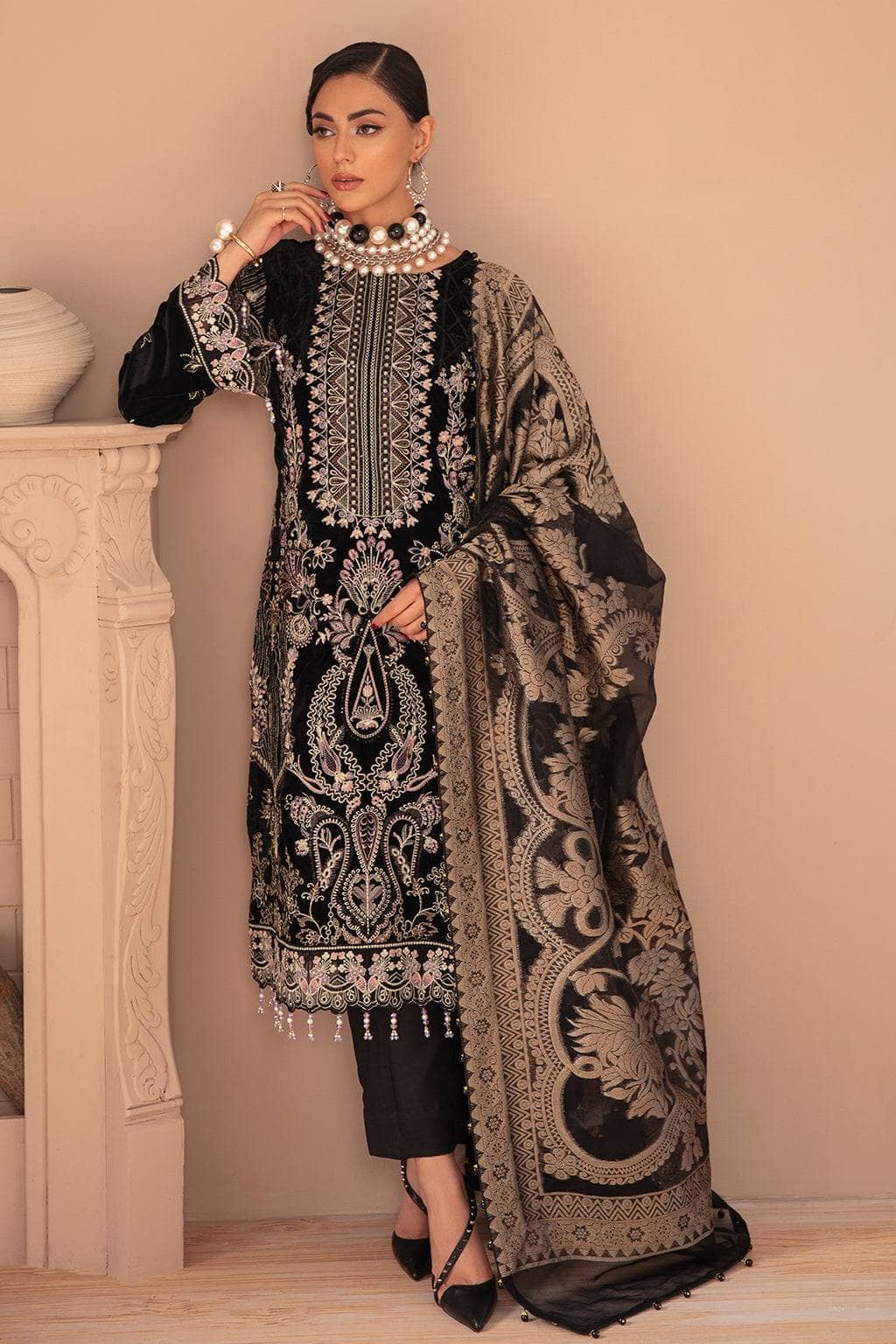 img_ramsha_velvet_awwal_boutique