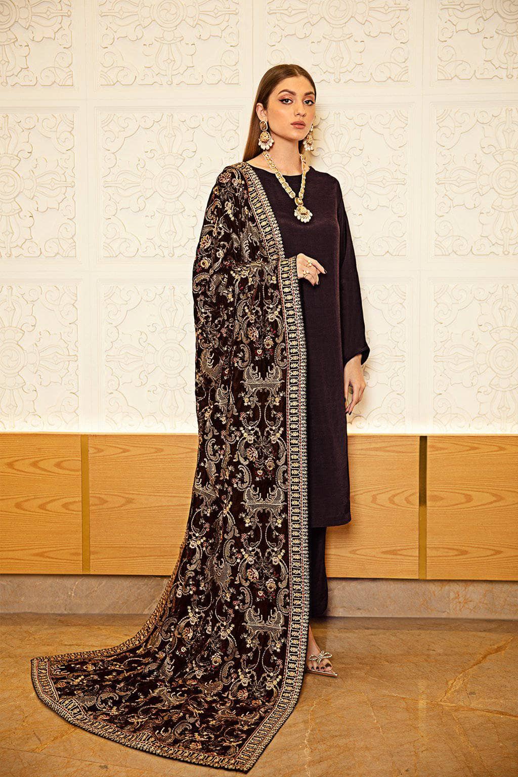 img_ramsha_velvet_shawl_collection_21_awwal_boutique