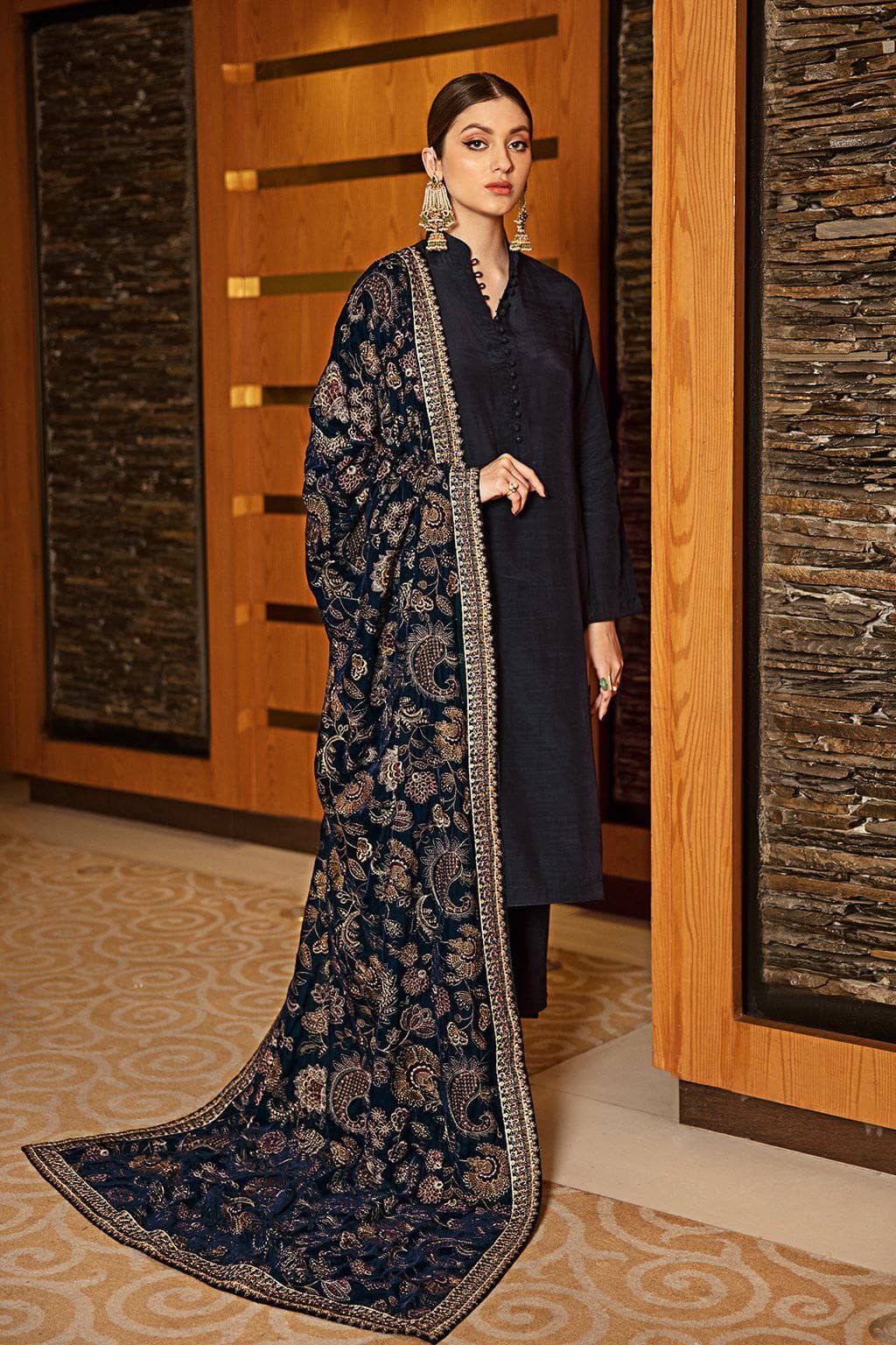img_ramsha_velvet_shawl_collection_21_awwal_boutique
