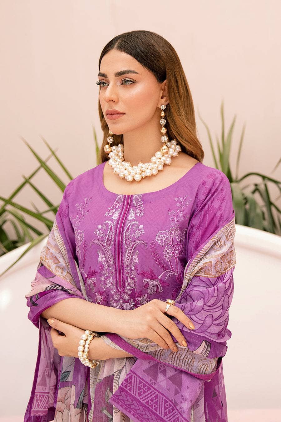 Img_rangrez_by_ramsha_lawn_22_awwal_boutique