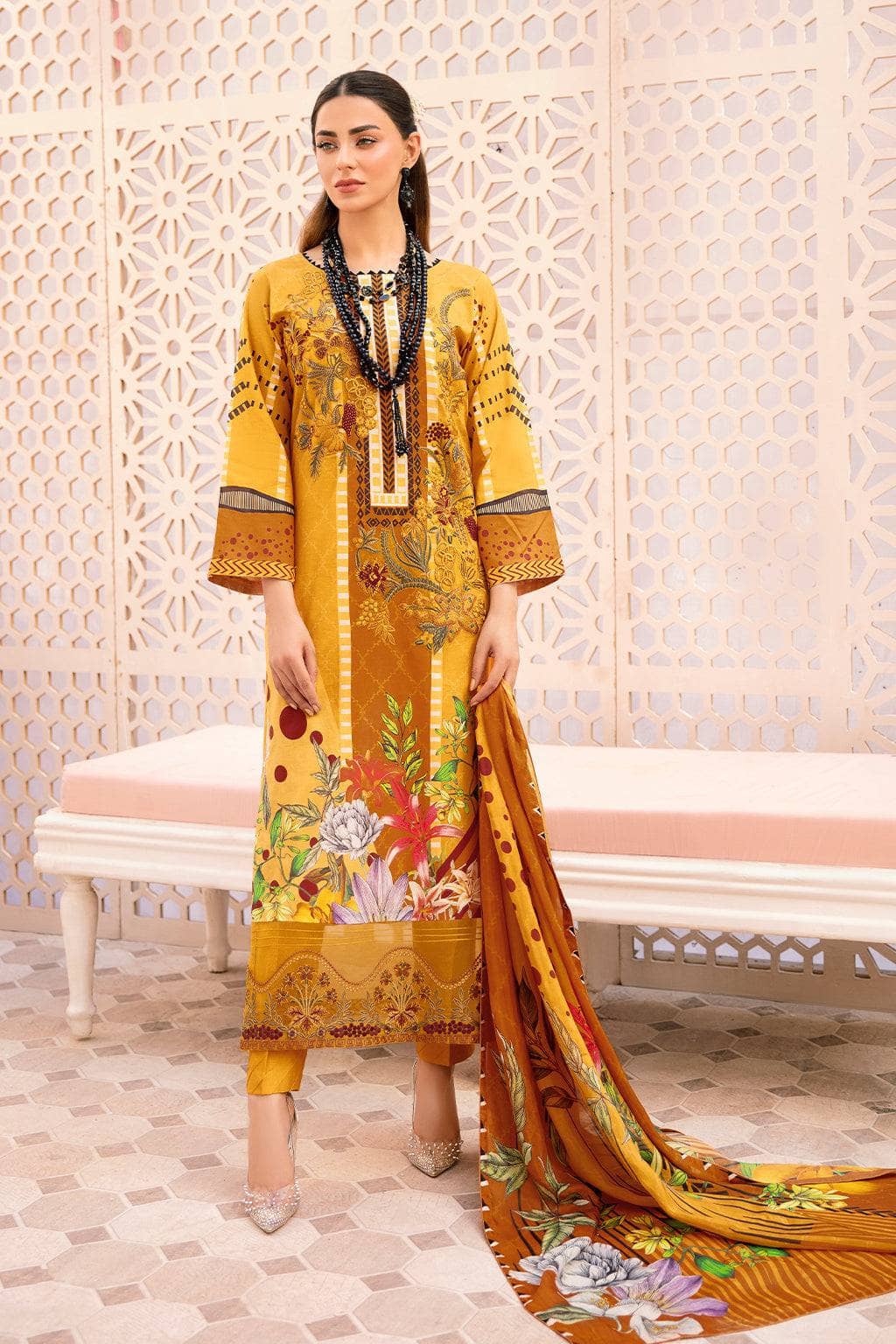 Img_rangrez_by_ramsha_lawn_22_awwal_boutique
