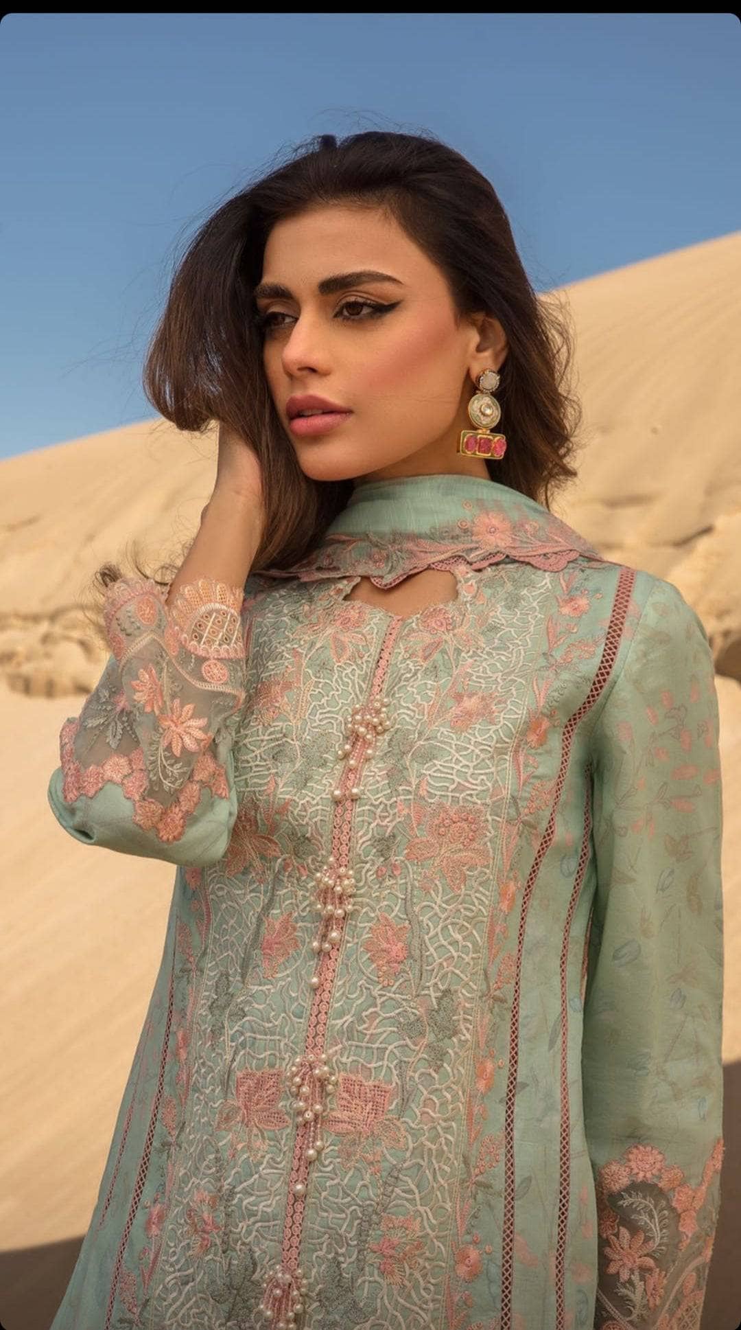 img_rang_rasiya_lawn_23_awwal_boutique