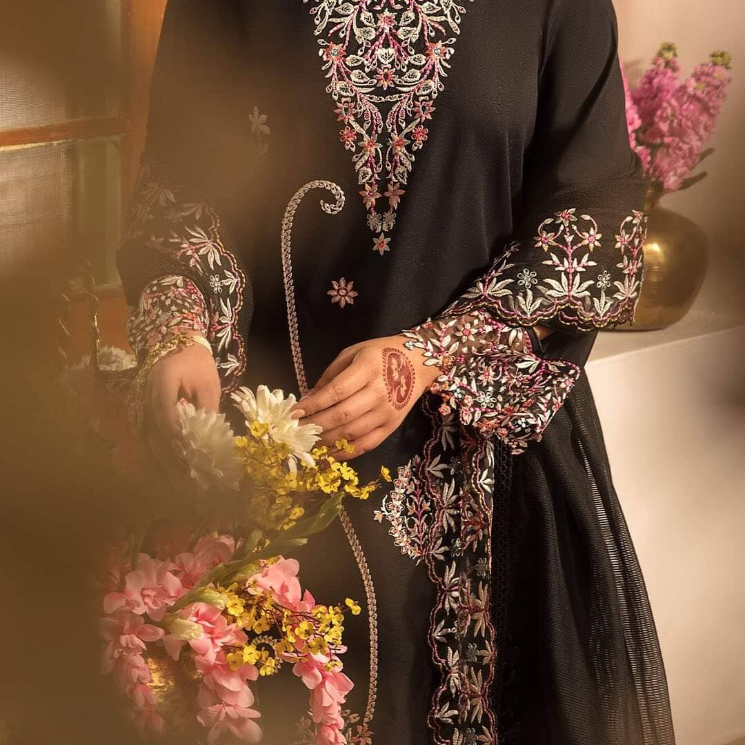 img_rang_rasiya_lawn_23_awwal_boutique