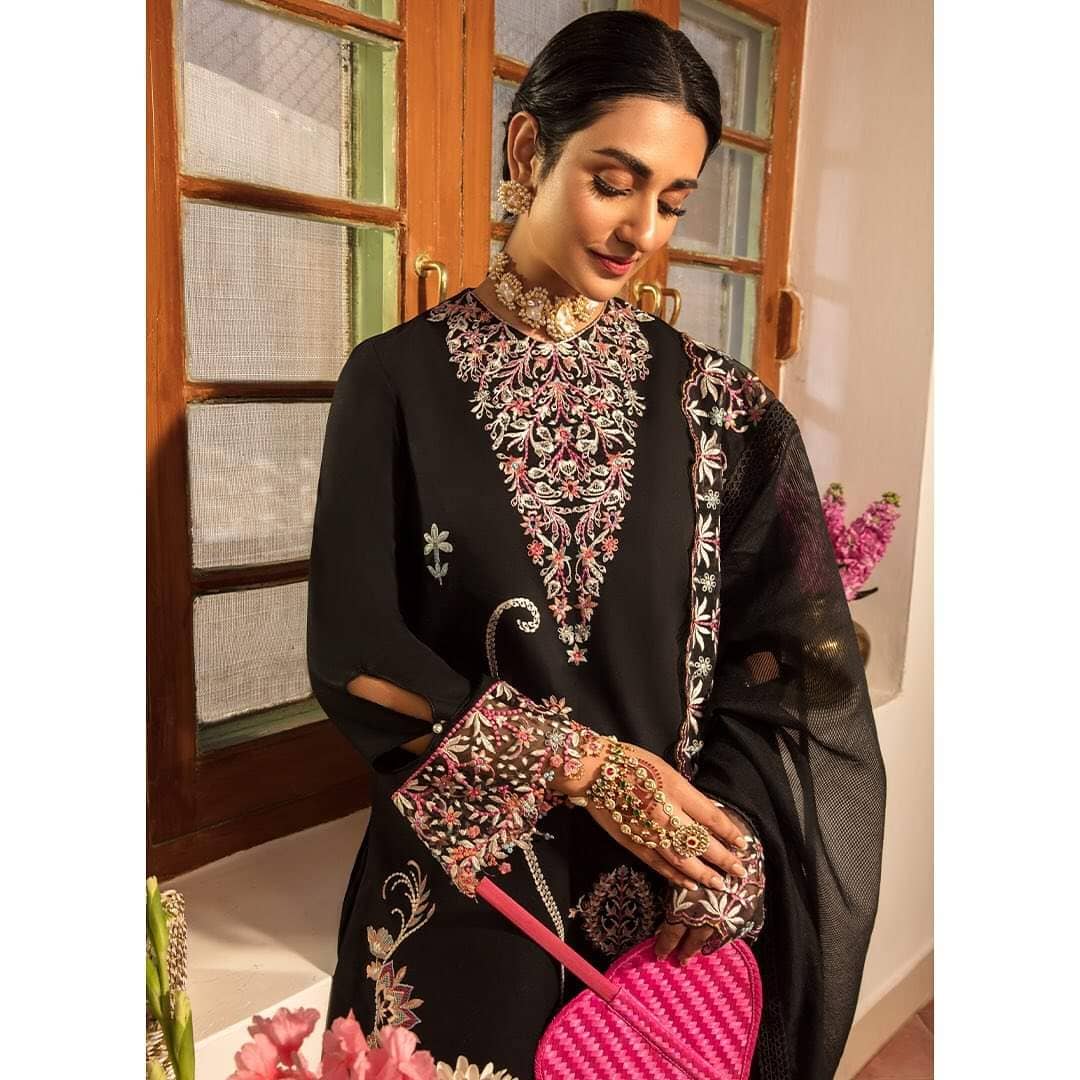 img_rang_rasiya_lawn_23_awwal_boutique