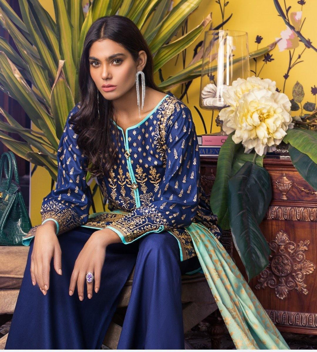 img_zs_textiles_banarsi_lawn_collection_awwal_boutique