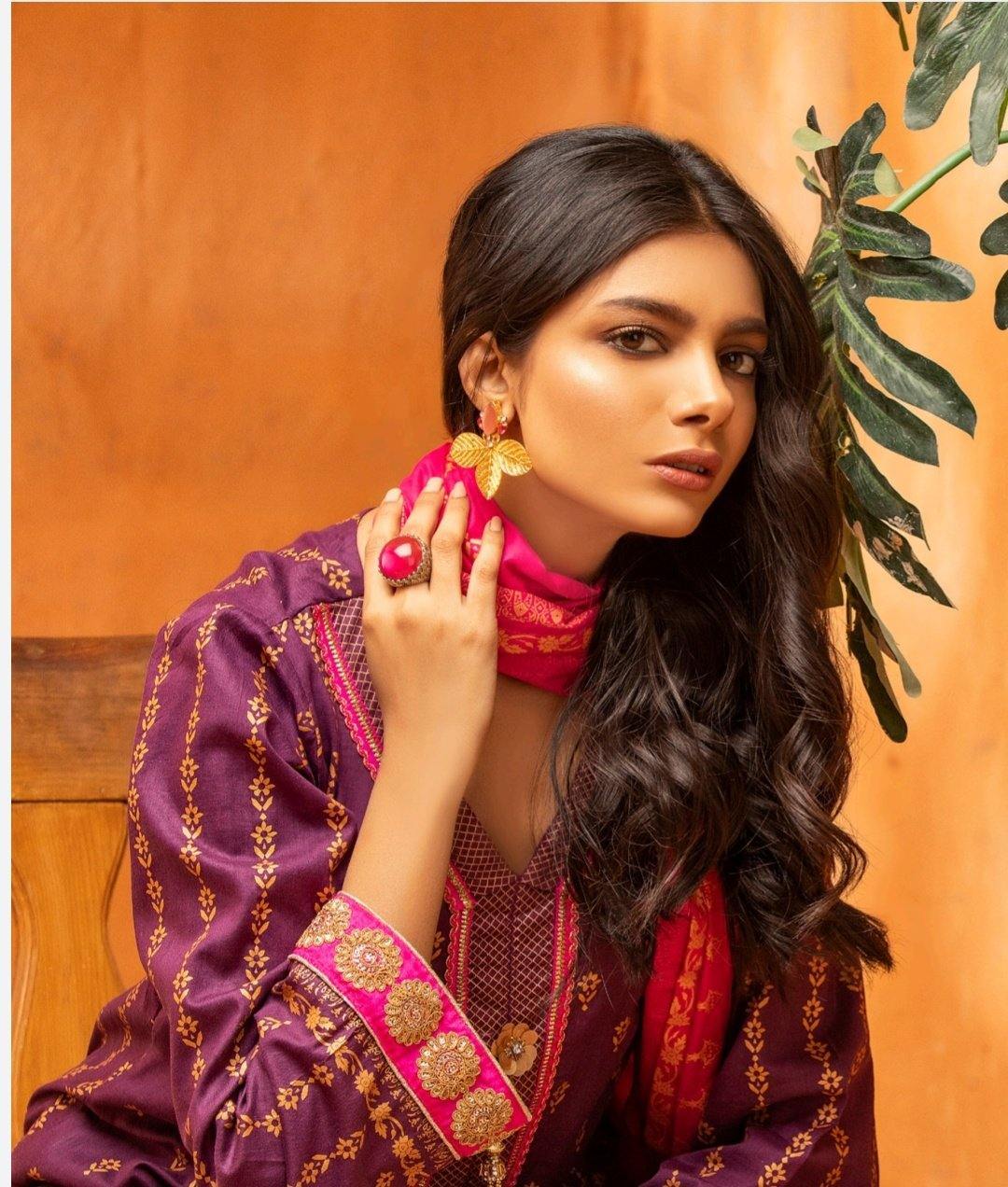 img_rangreza_banarsi_prints_on_lawn_awwal_boutique