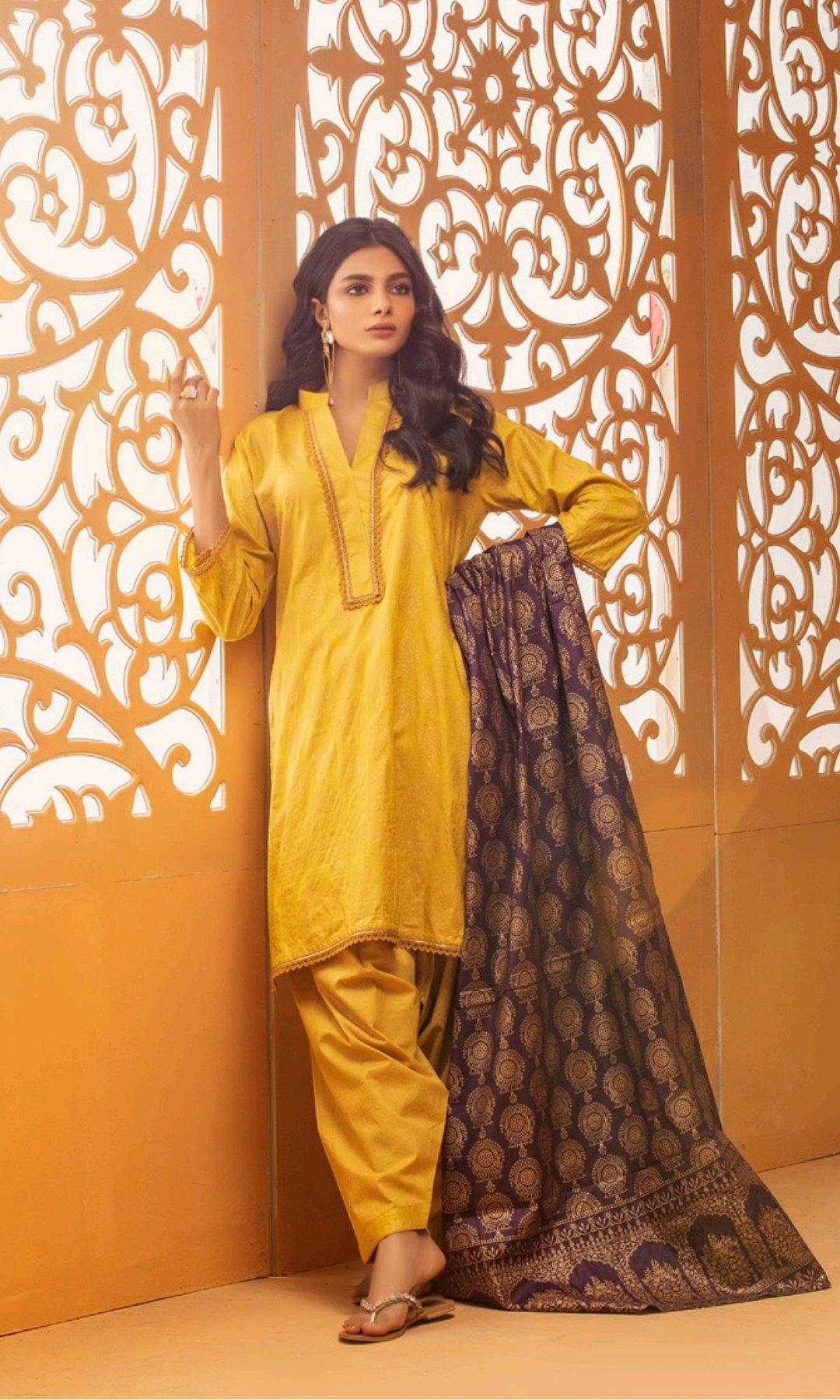 img_rangreza_banarsi_prints_on_lawn_awwal_boutique