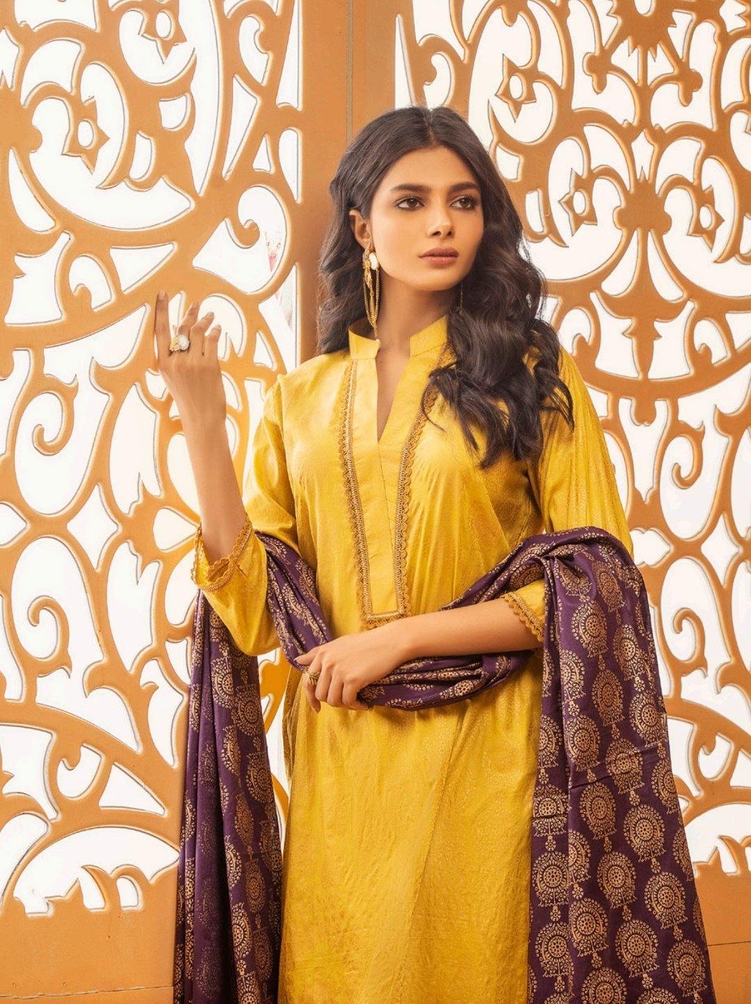img_rangreza_banarsi_prints_on_lawn_awwal_boutique