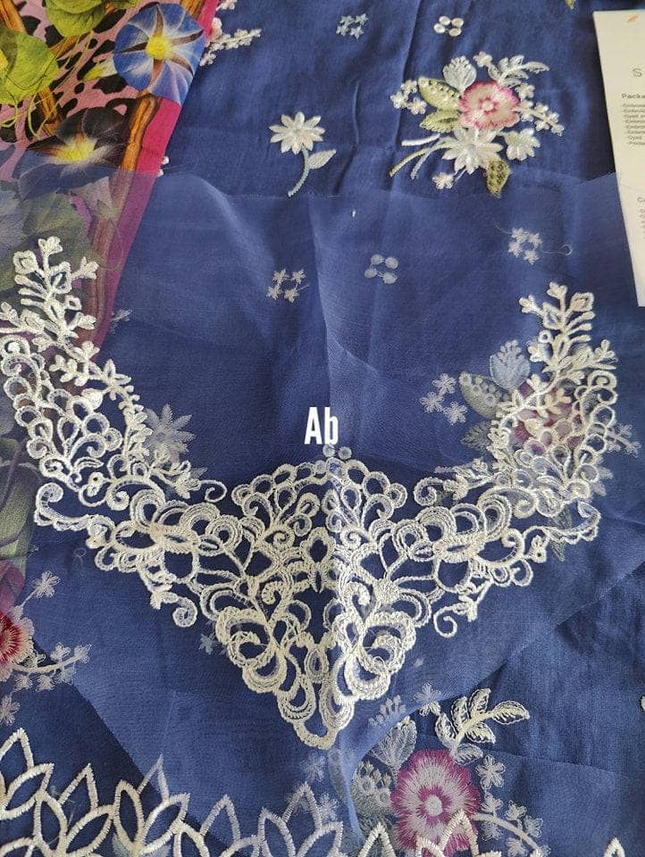 img_open_pic_roheenaz_lawn_23_awwal_boutique