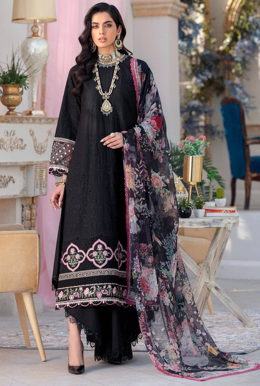 img_saadia_asad_chikankari_lawn_22_awwal_boutique