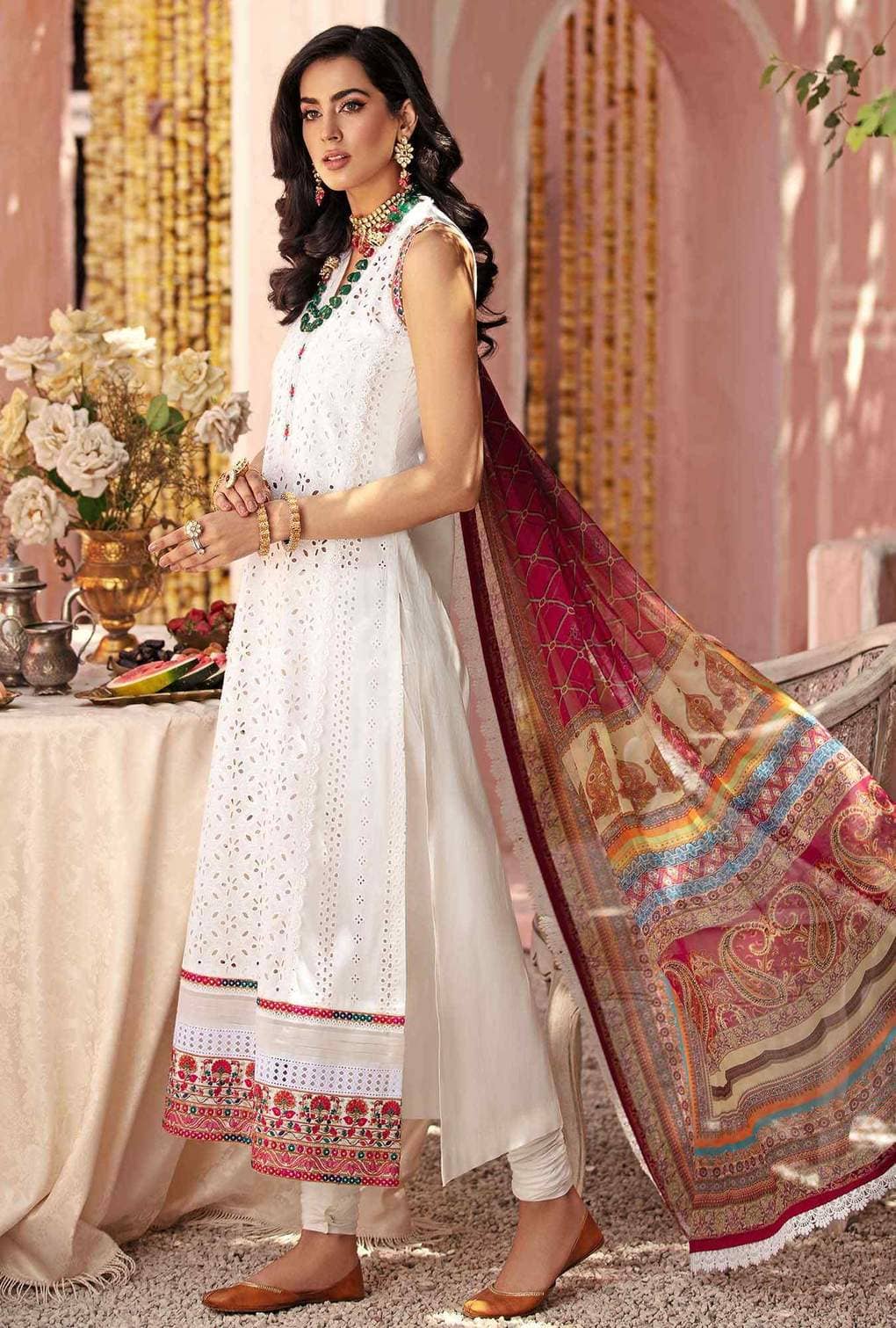 img_saadia_asad_eid_chikankari_lawn_2021_awwal_boutique