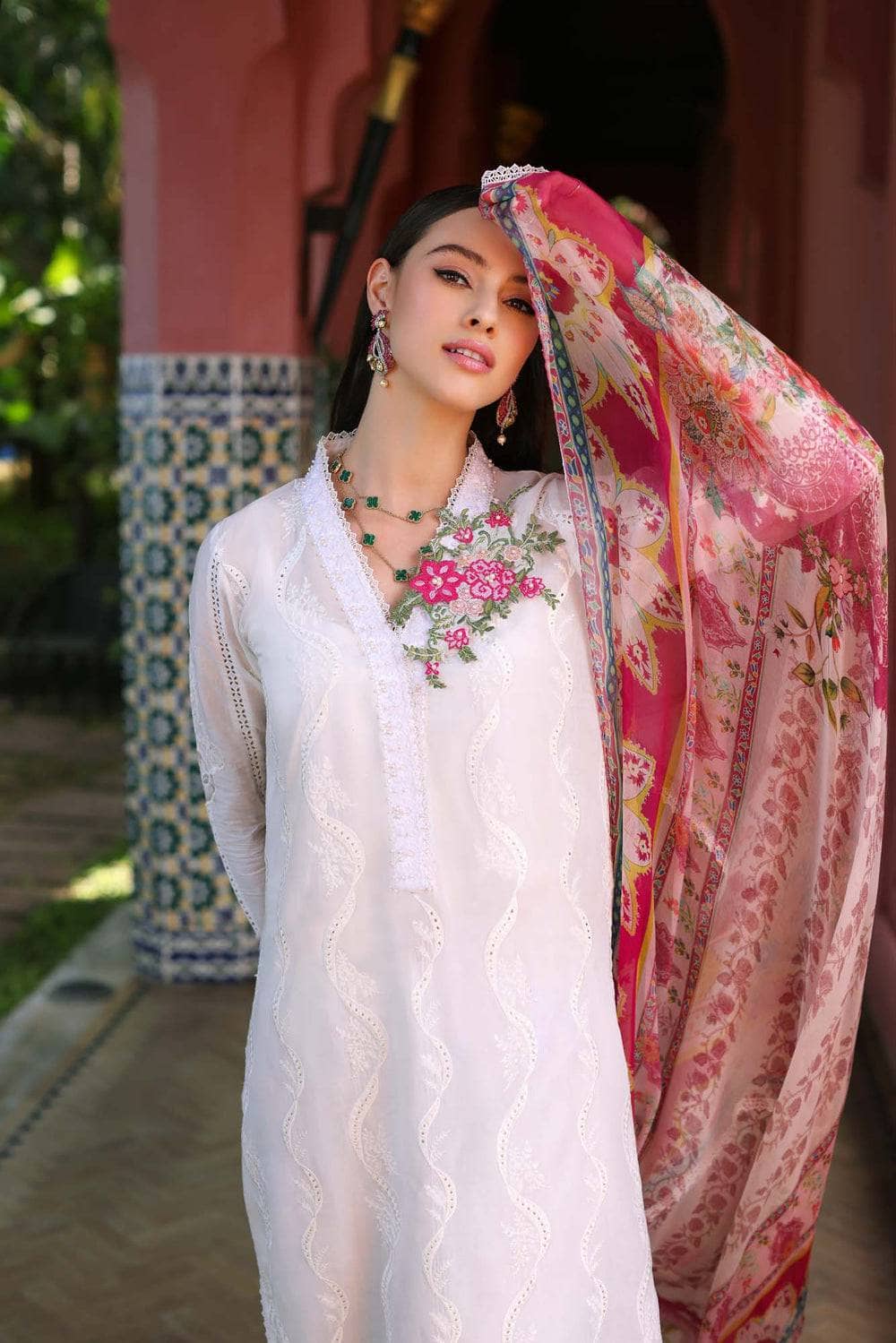img_saadia_asad_noor_chikankari_23_awwal_boutique