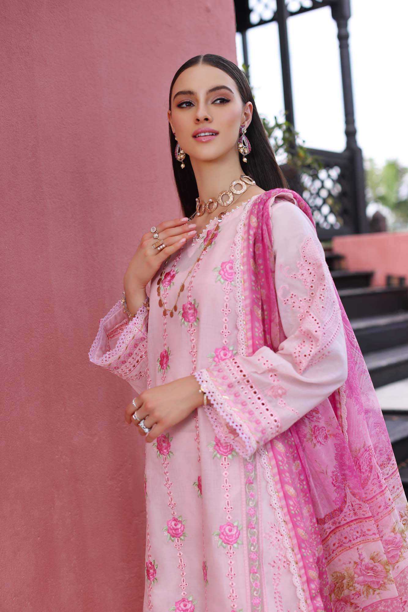 img_saadia_asad_noor_chikankari_23_awwal_boutique