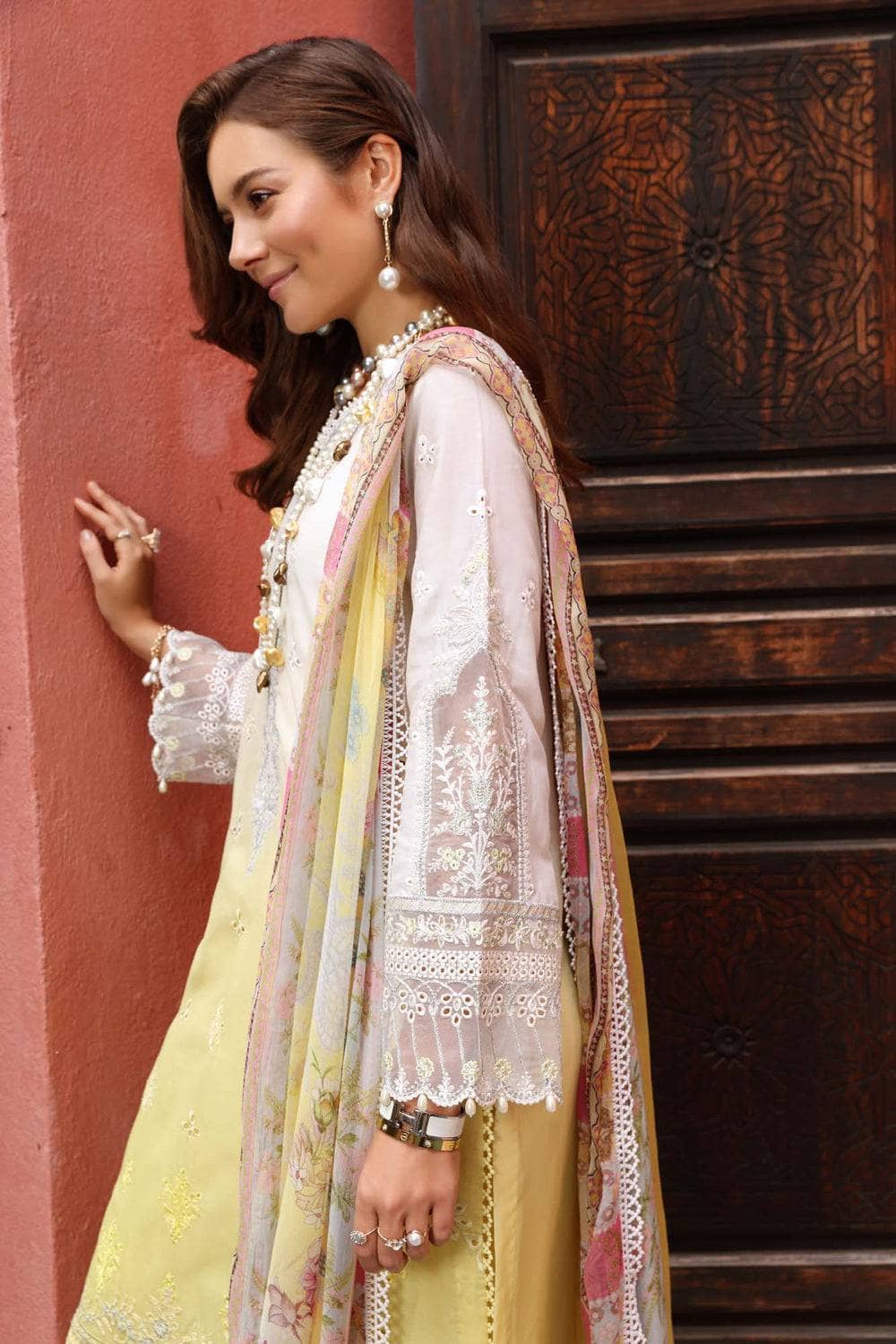 img_saadia_asad_noor_chikankari_23_awwal_boutique