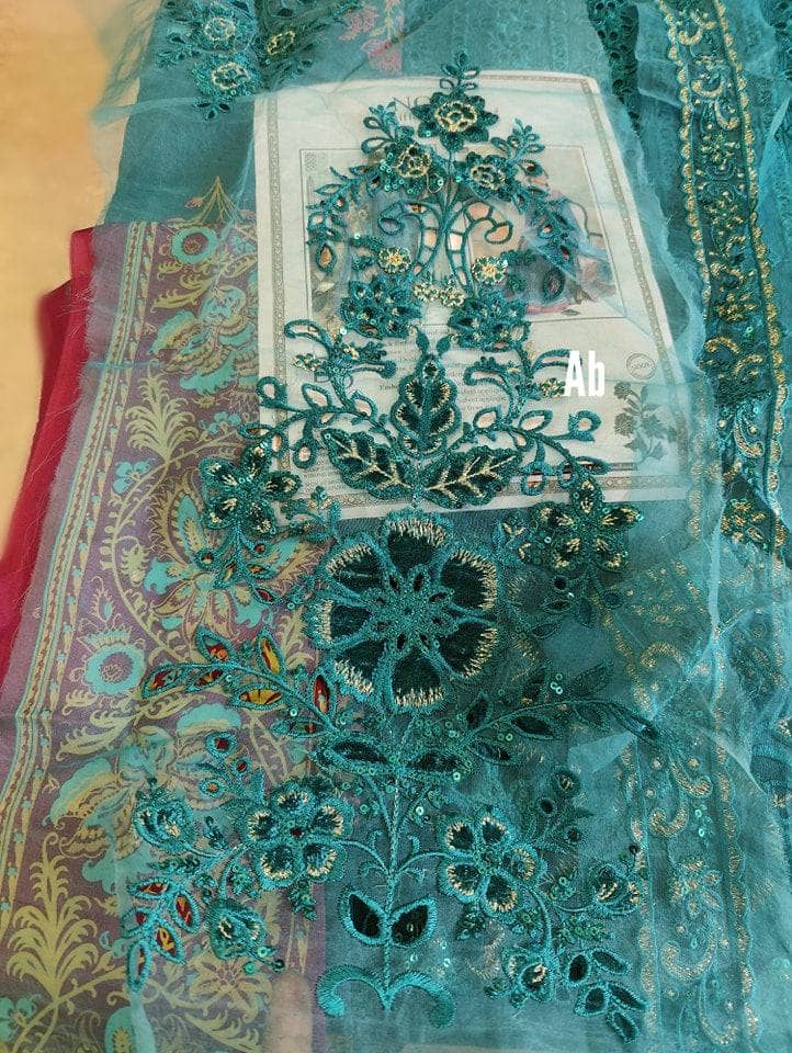 img_open_pic_saadia_asad_laserkari_awwal_boutique