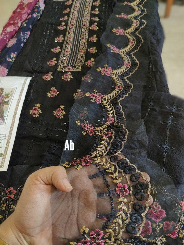 img_saadia_asad_laserkari_chiffon_open_pic_awwal_boutique