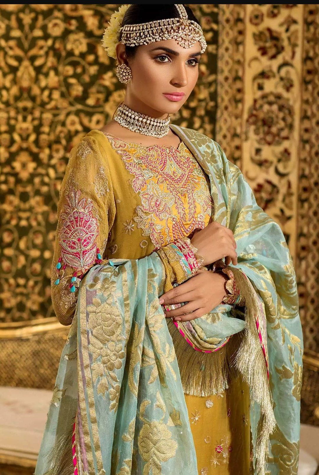 img_saadia_asad_noor_embroidered_collection_awwal_boutique