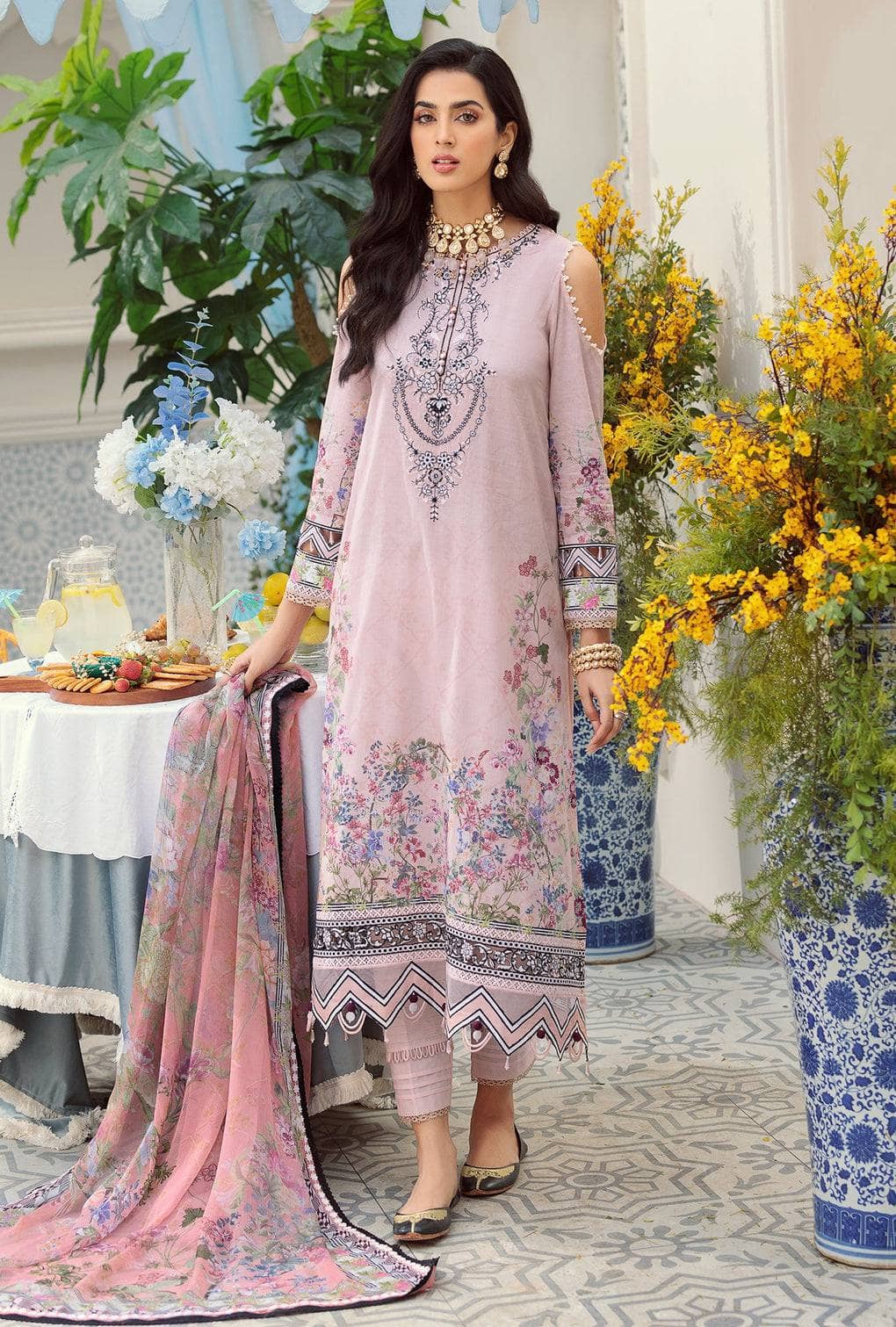 img_saadia_asad_lawn_22_awwal_boutique