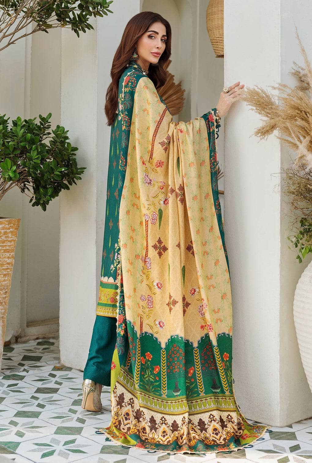 img_saadia_asad_noor_embroidered_Prints_woolen_shawl_awwal_boutique