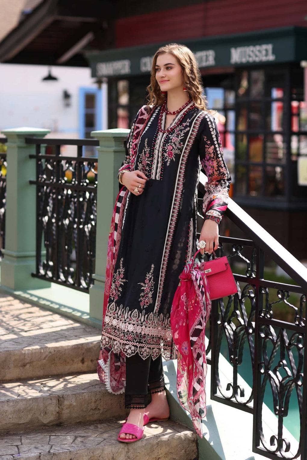 img_saadia_asad_noor_luxe_printkari_awwal_boutique